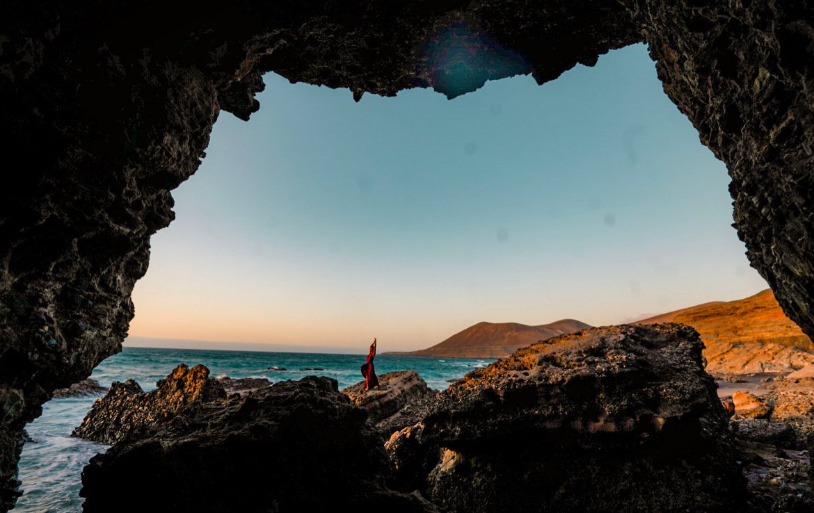 Playa de la Solapa, window cave in Fuerteventura