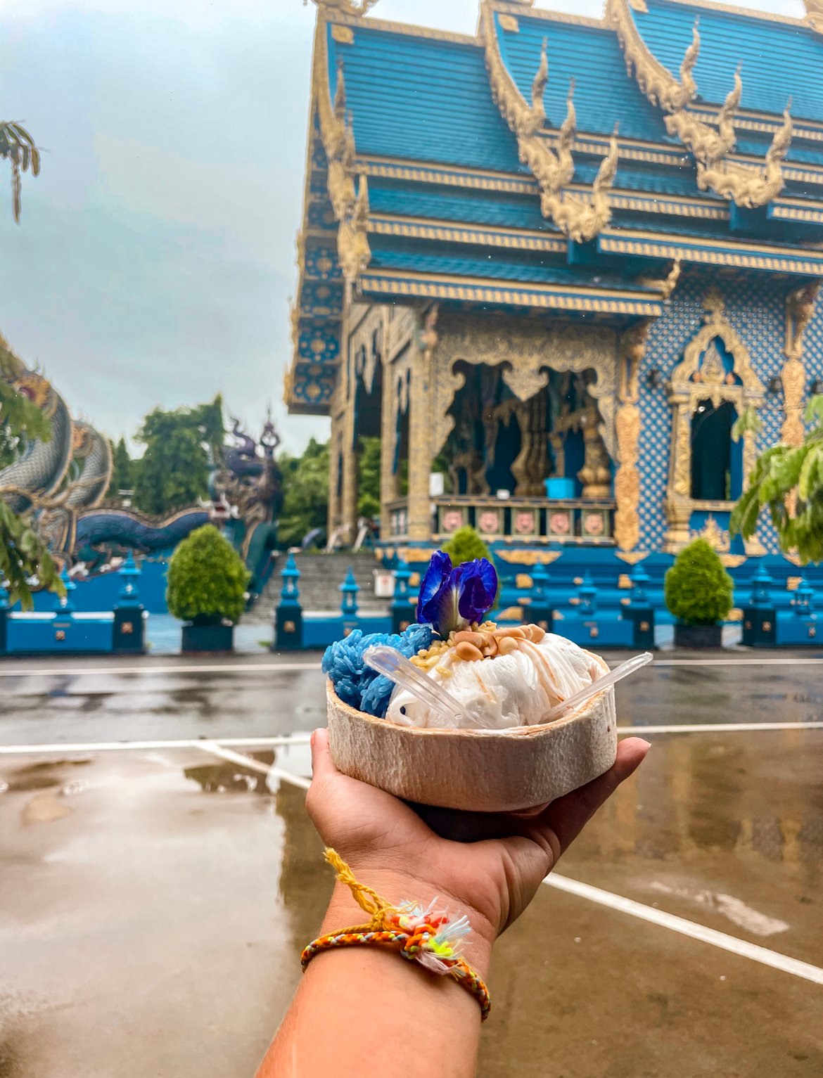coconut ice cream, blue temple in Chiang Rai