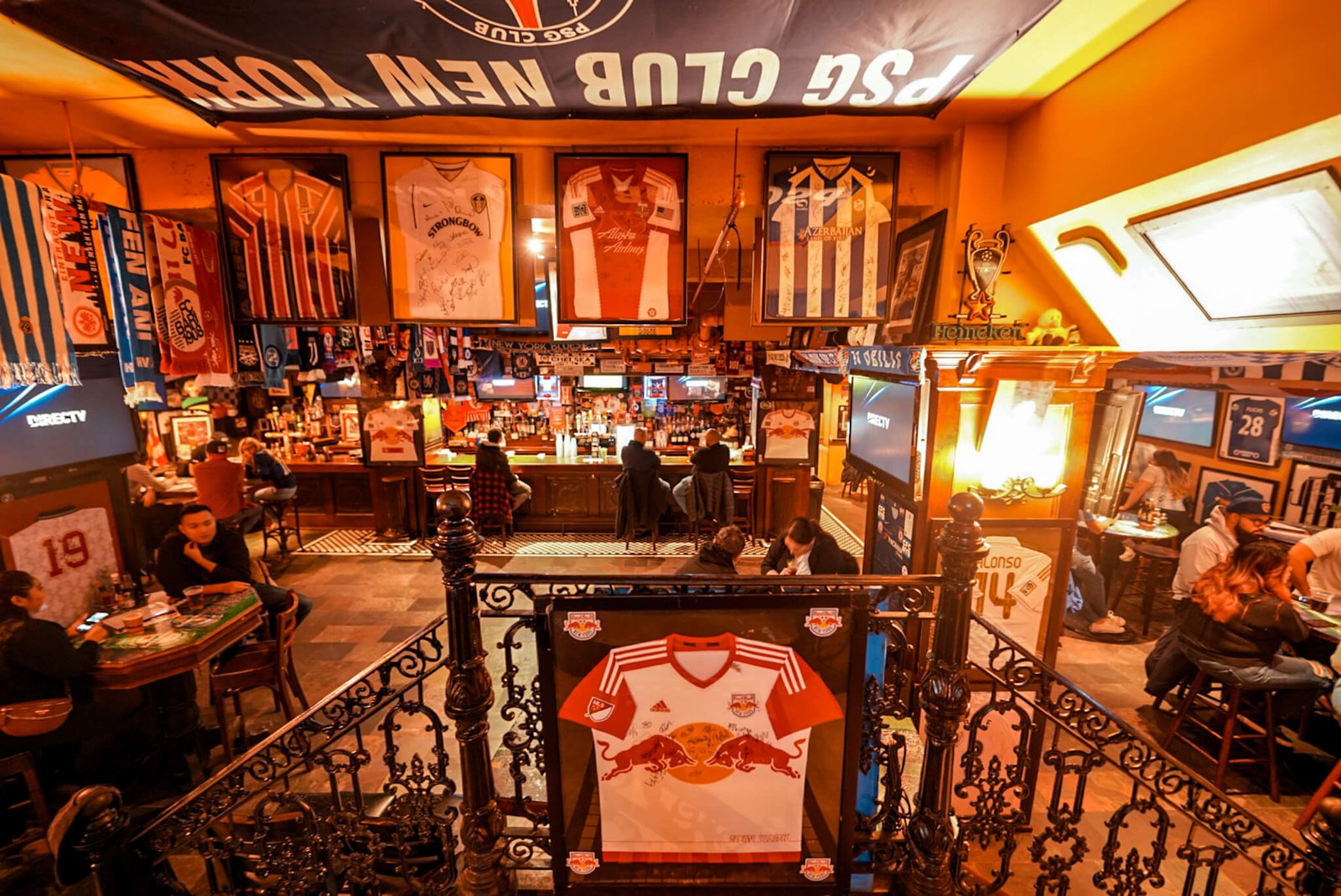 Legend's NYC, sports bars in NYC