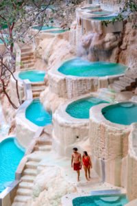 Read more about the article Grutas de Tolantongo, Mexico: The Most Stunning Place on Earth