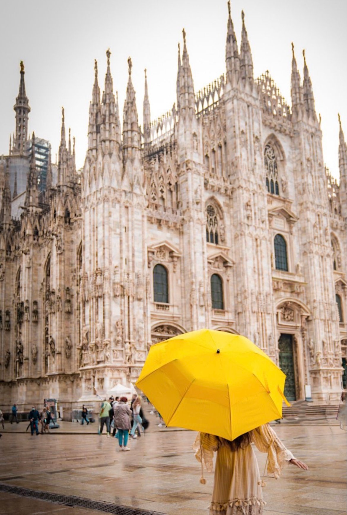 rainy Milan- travel essentials