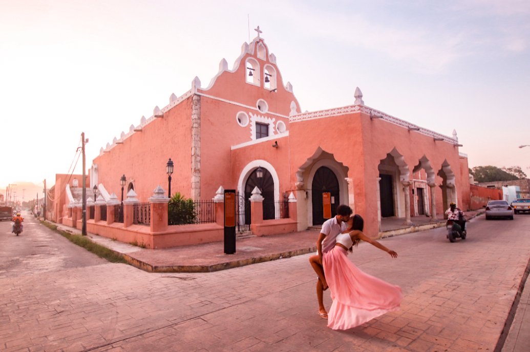 pink church, Valladolid, colorful spots in Mexico