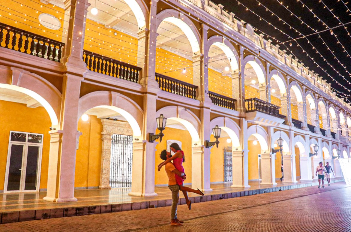 Ciudad Amurallada, Cartagena, colorful spots in Colombia