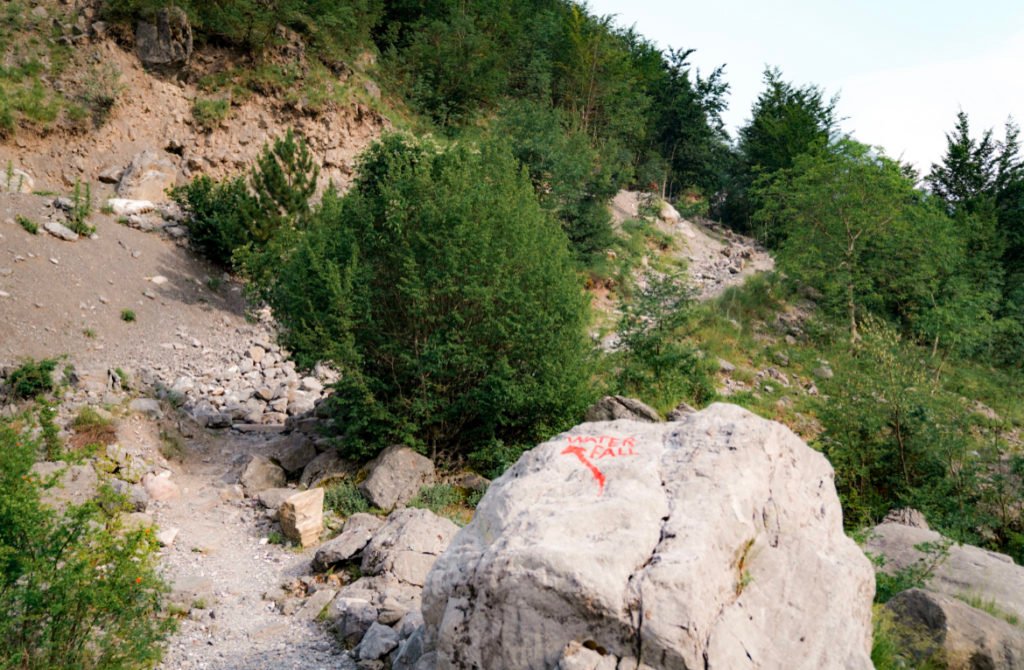 hike towards Theth waterfall