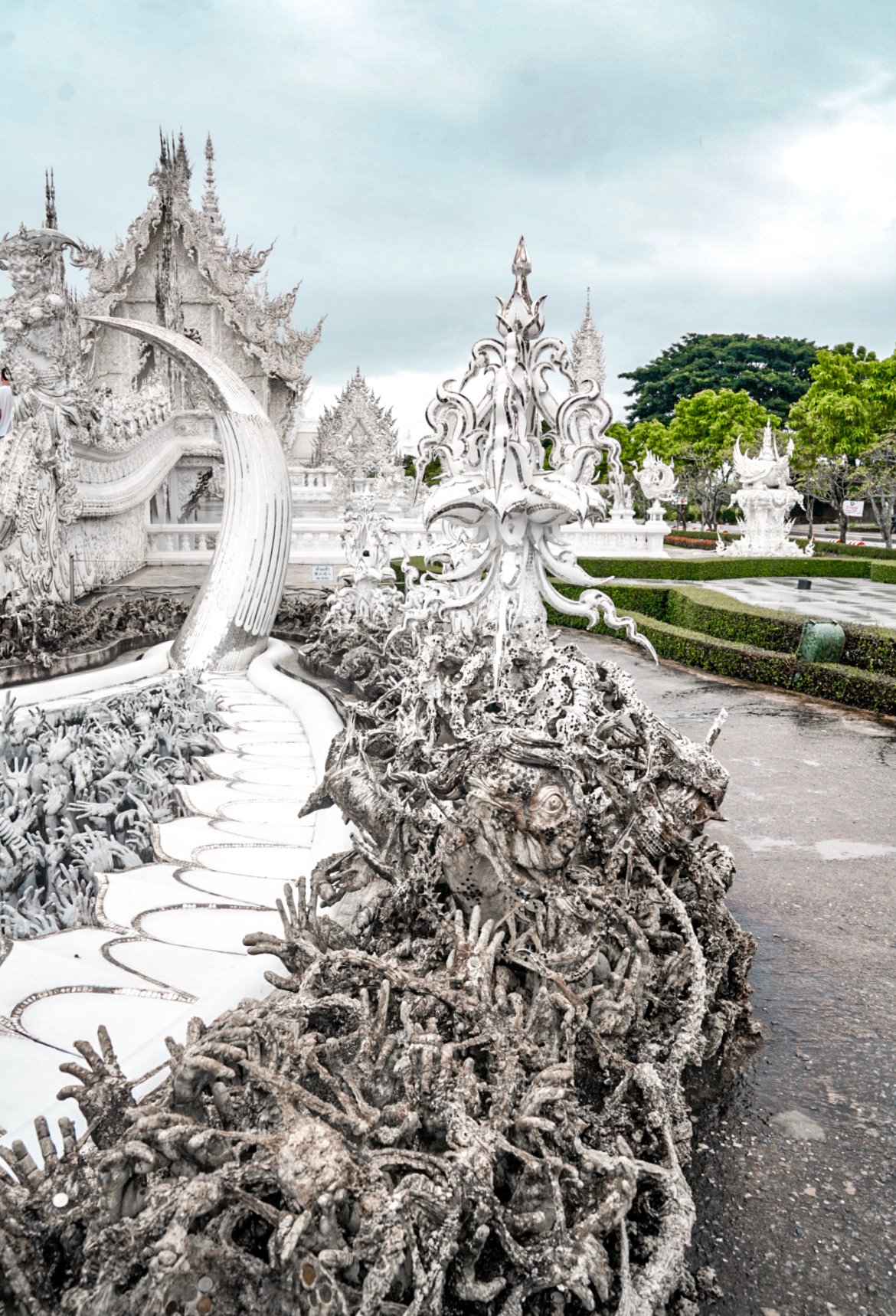 white temple, things to do in Chiang Rai