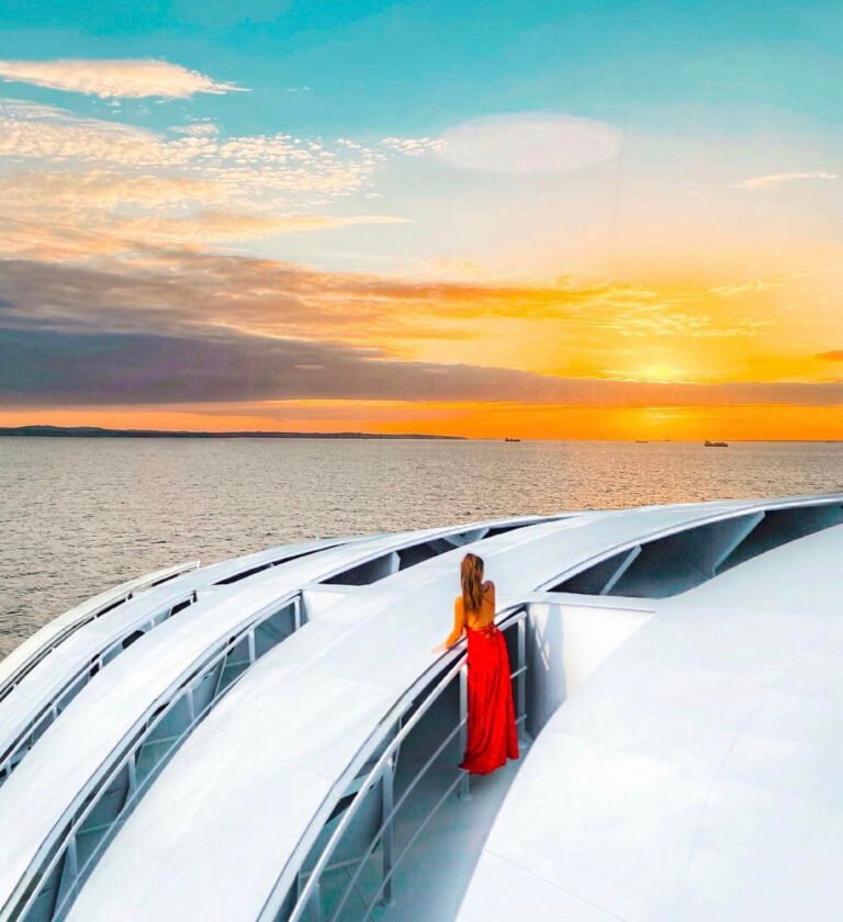 working on a cruise ship - the best way to travel to India