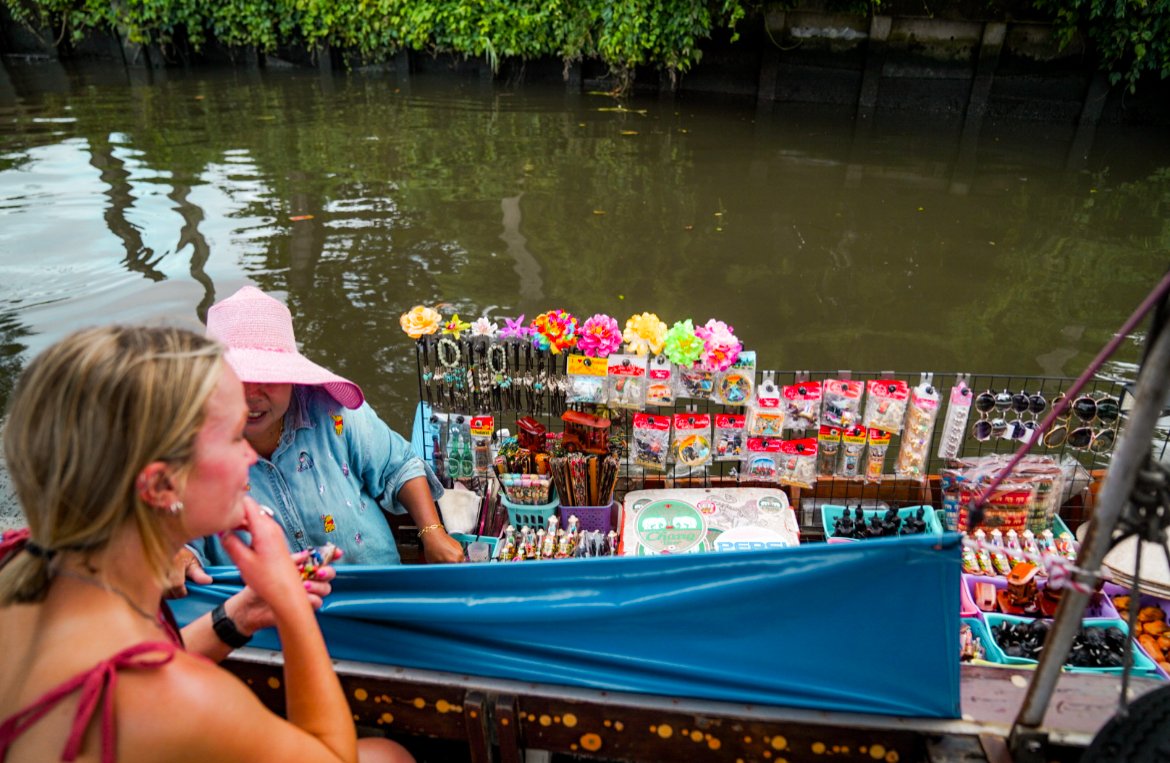 floating market in Bangkok