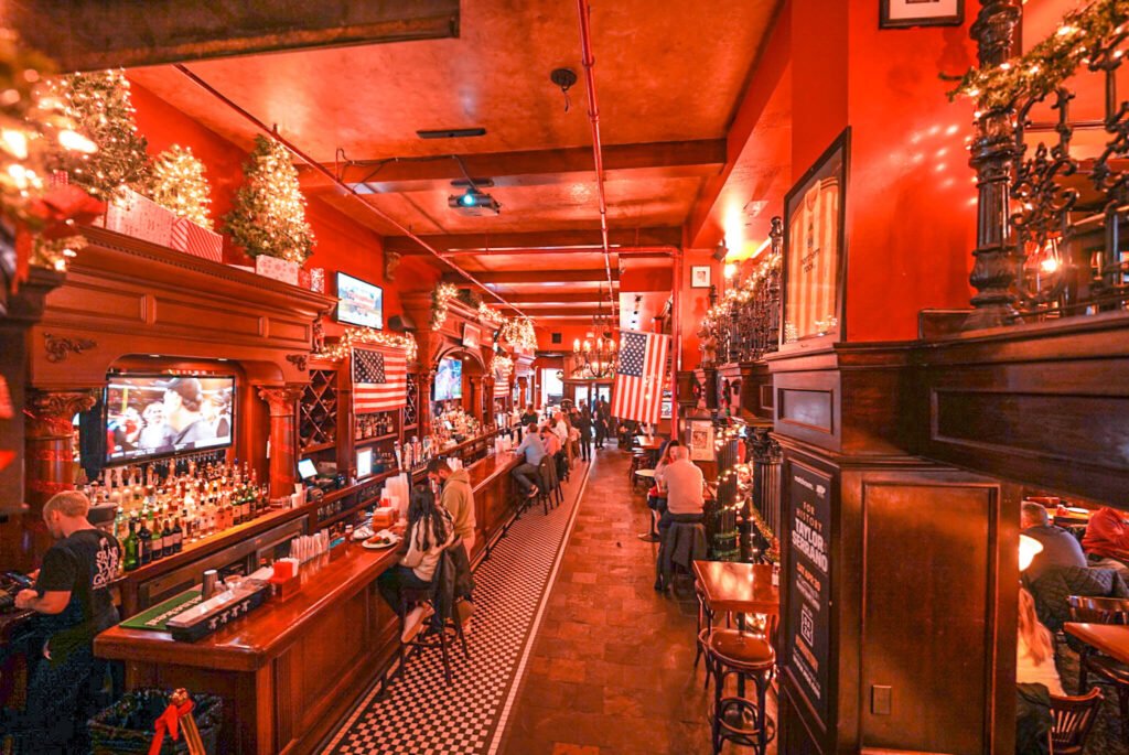 Legend's NYC, sports bars in NYC