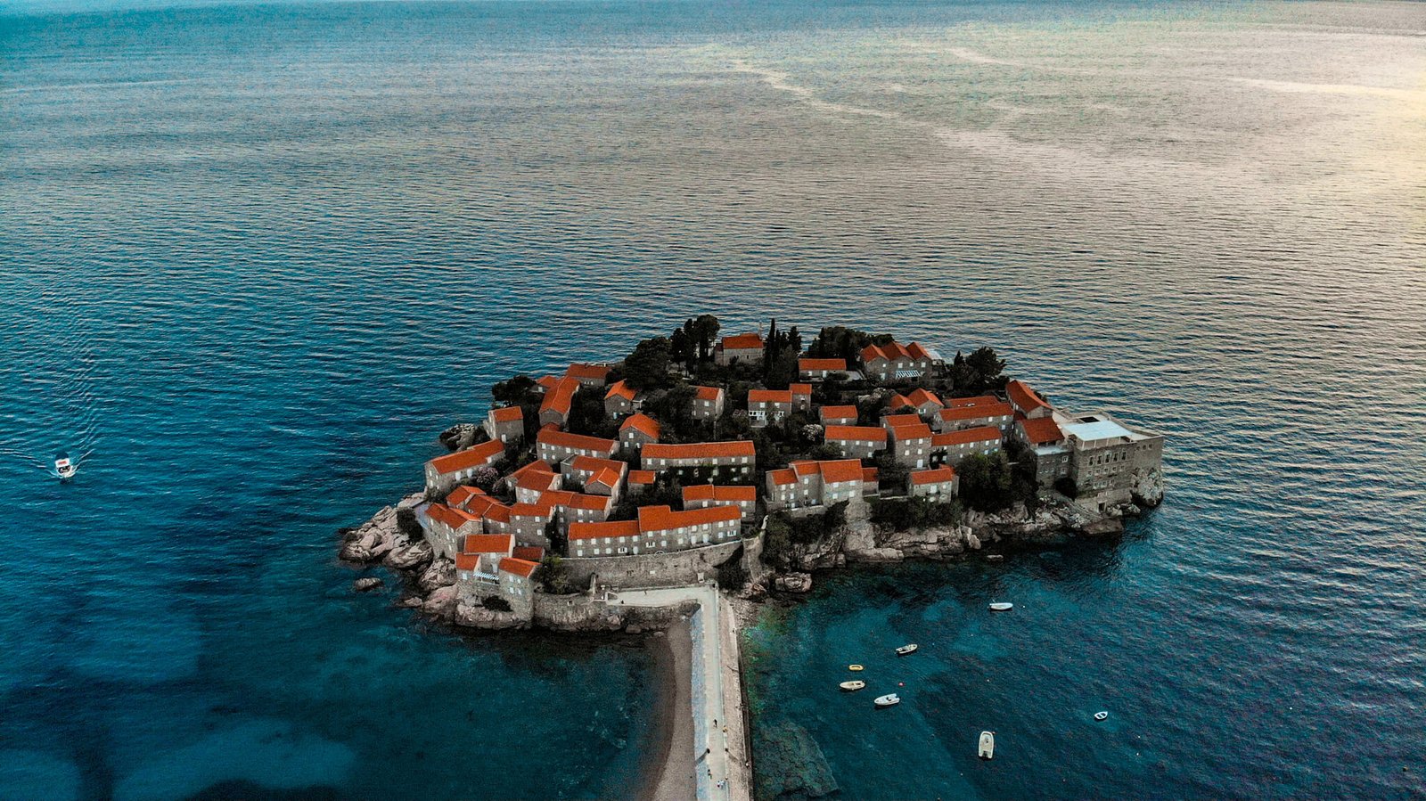 Sveti Stefan, places to travel in Montenegro