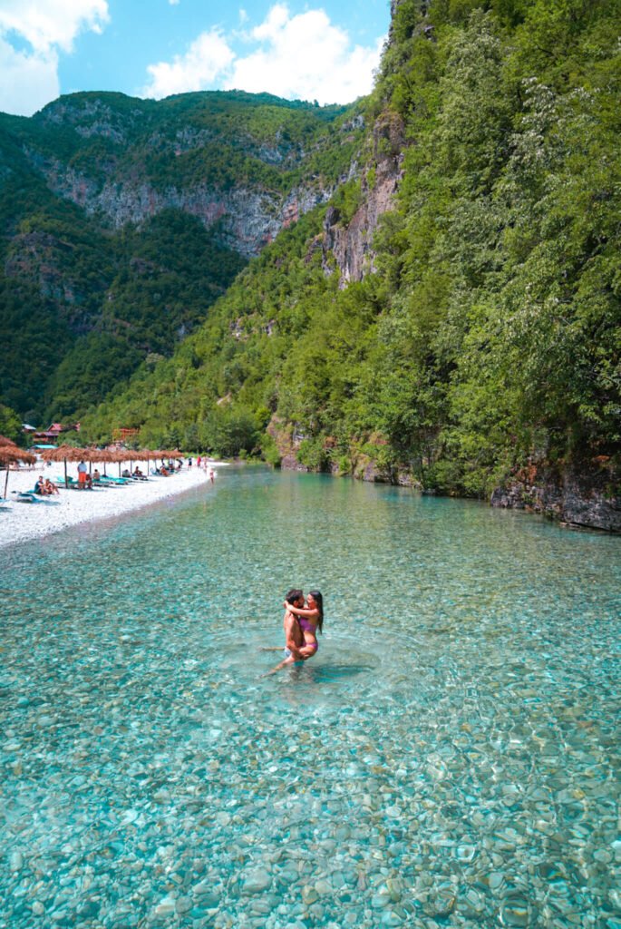 Lumi i Shales, traveling in Albania