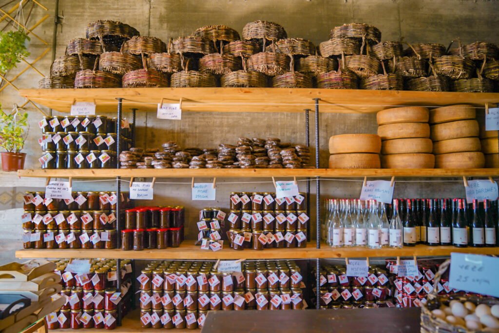 Mrizi I Zanave Agroturizem, travel in the Balkans