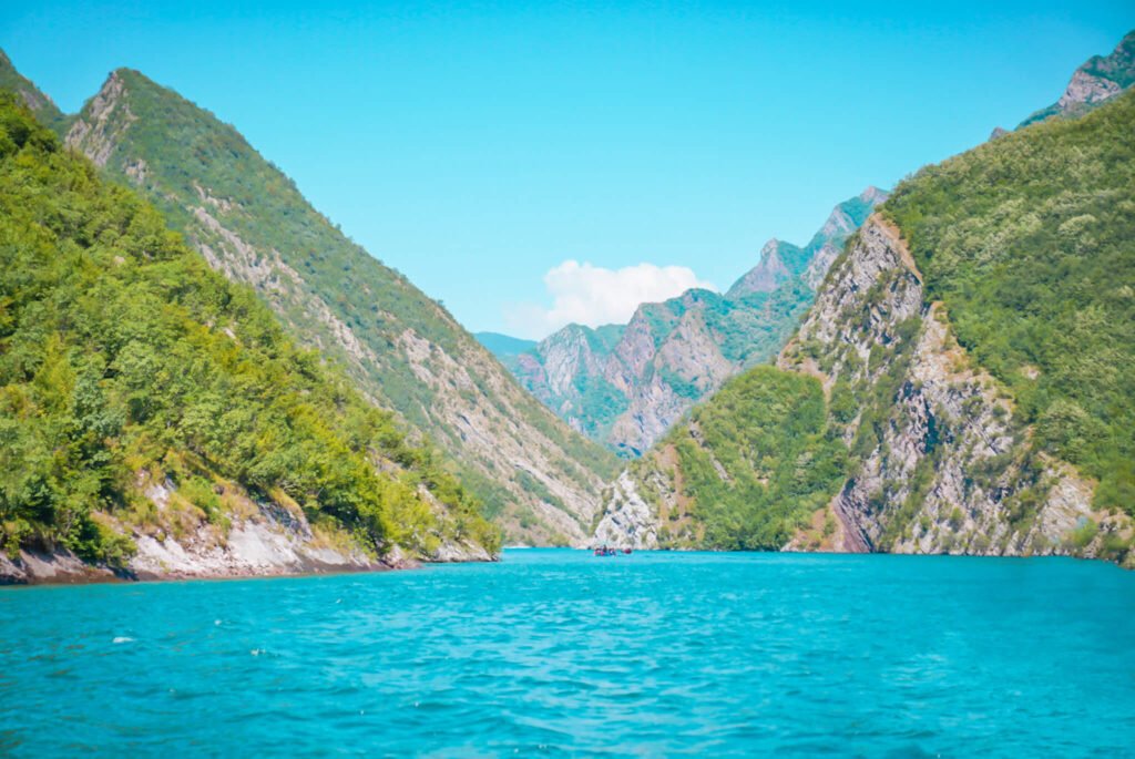 boat ride to Lumi i Shales