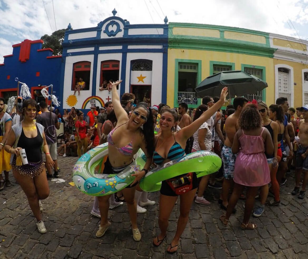 how to dress during the carnival in Brazil