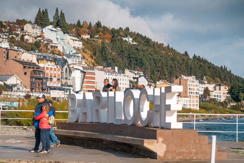A Complete Guide for Visiting Bariloche in Argentina - Scratch your mapa