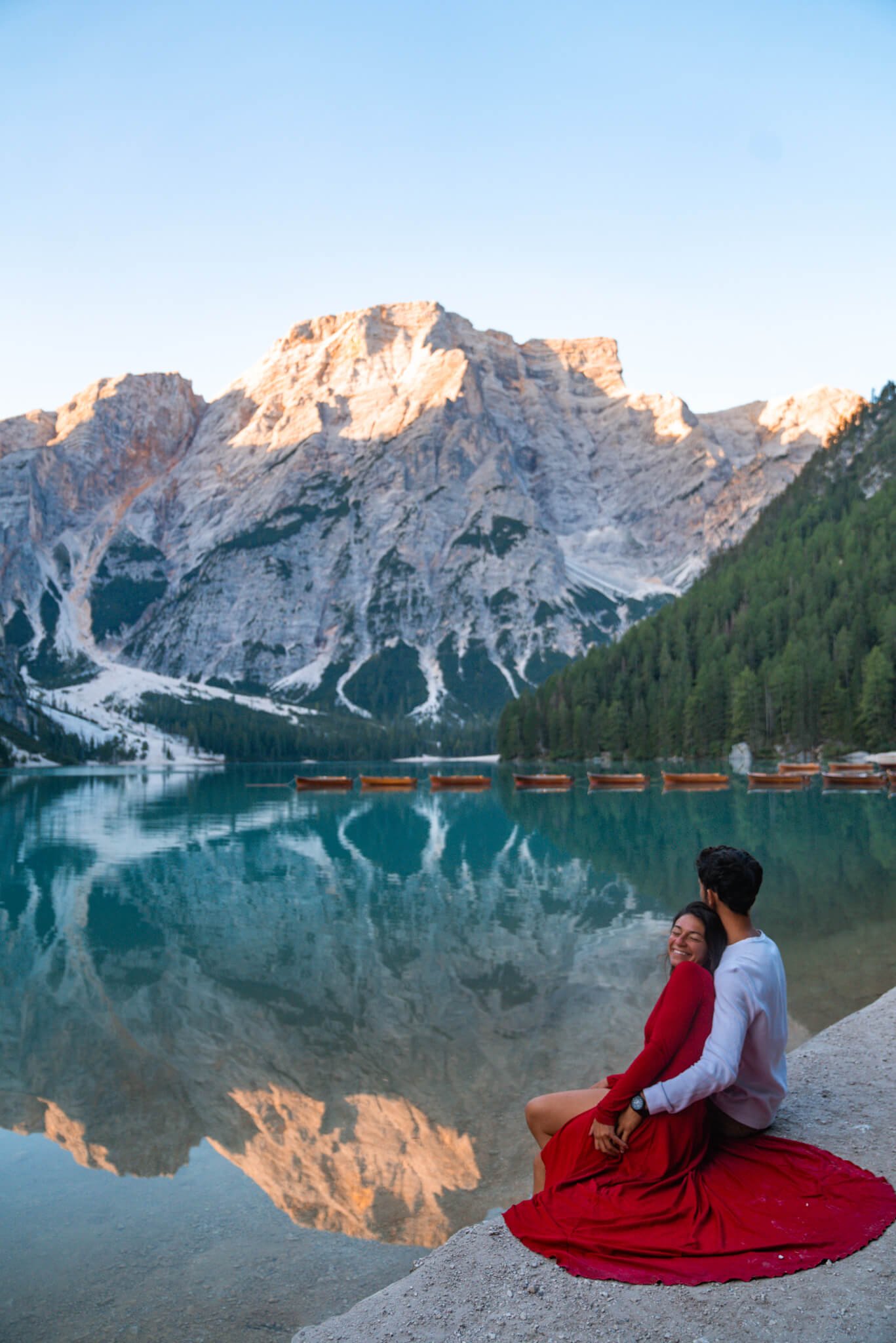 the best time to go to Lago di Braies