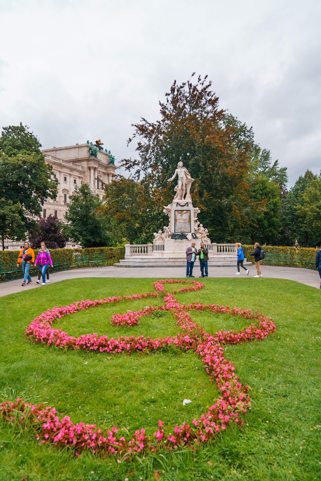 Mozart statue, things to do in Vienna