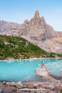 Read more about the article Hiking Lago di Sorapis: The Most Gorgeous Lake in the Dolomites