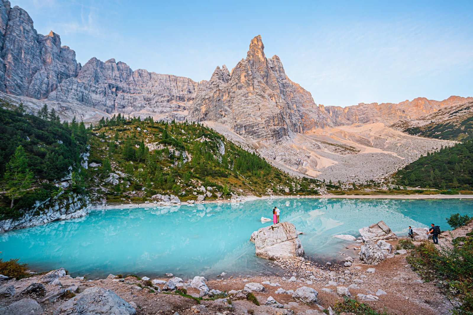 Read more about the article Hiking Lago di Sorapis: The Most Gorgeous Lake in the Dolomites
