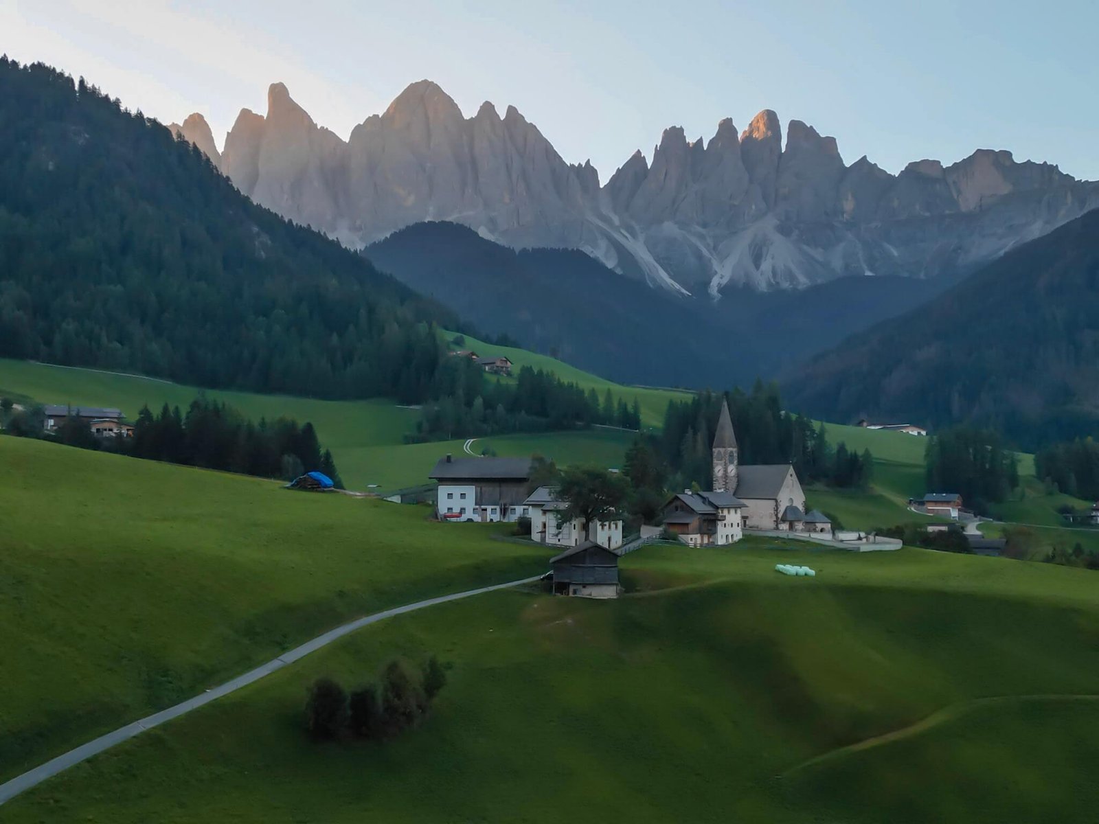You are currently viewing Are the Dolomites in Italy Worth Visiting? Everything You Need to Know for the Famous Italian Mountain Chain