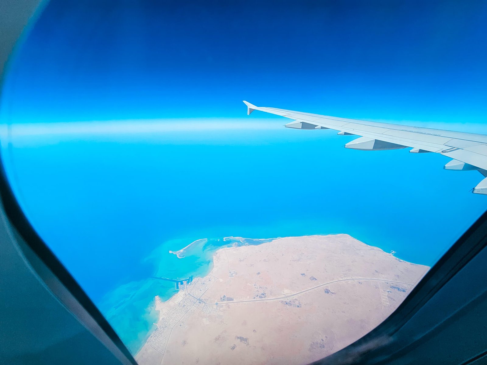 flying to the UAE, pros and cons of the UAE