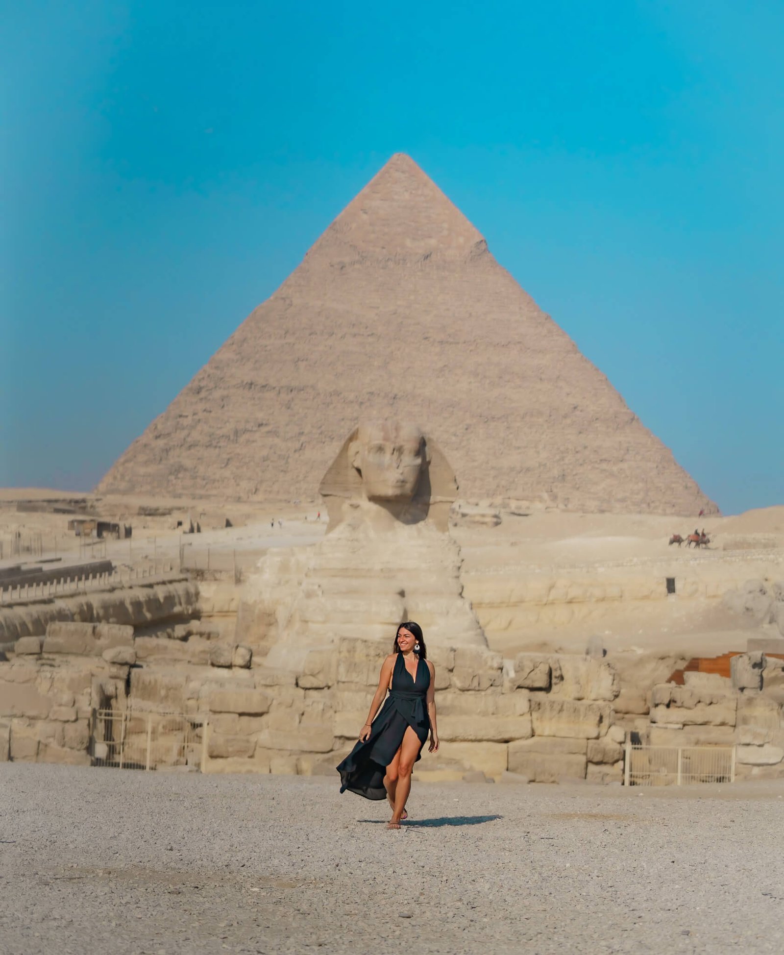Danni at the Sphinx, spots for the best photos at the Egyptian Pyramids