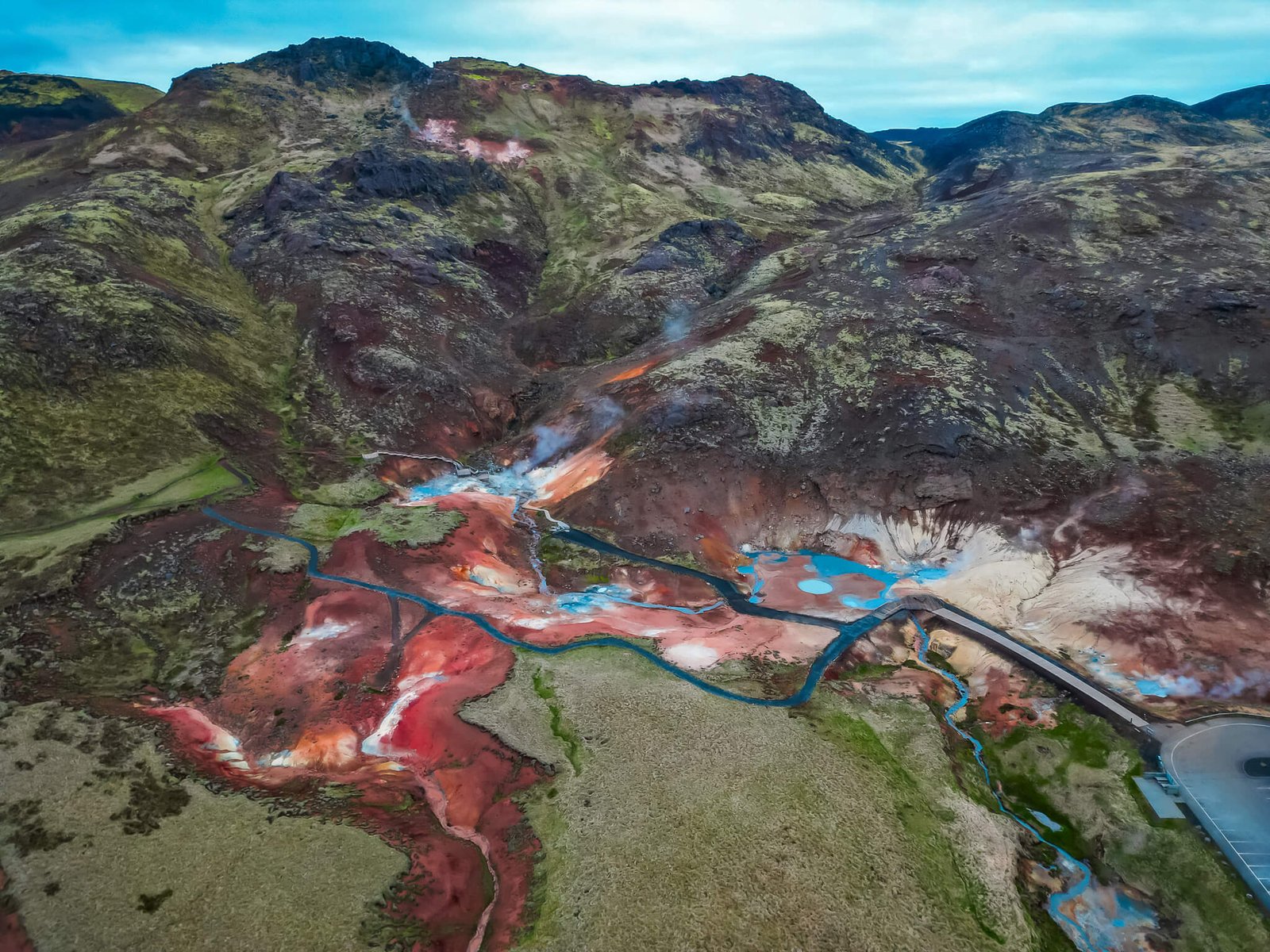 Geothermal springs, best Instagram spots in Iceland