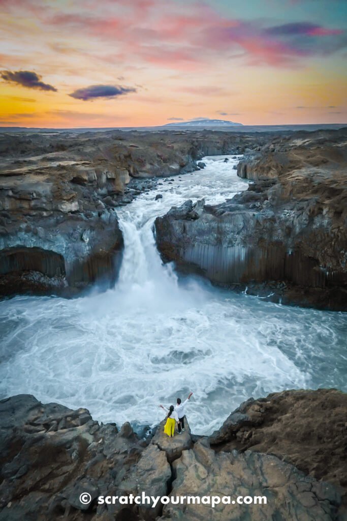 FREE ICELAND TRAVEL GUIDE visual data 3