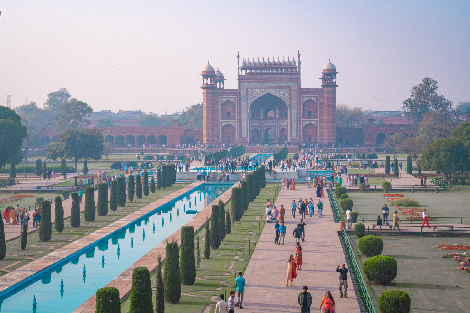 crowds visiting the Taj Mahal in India