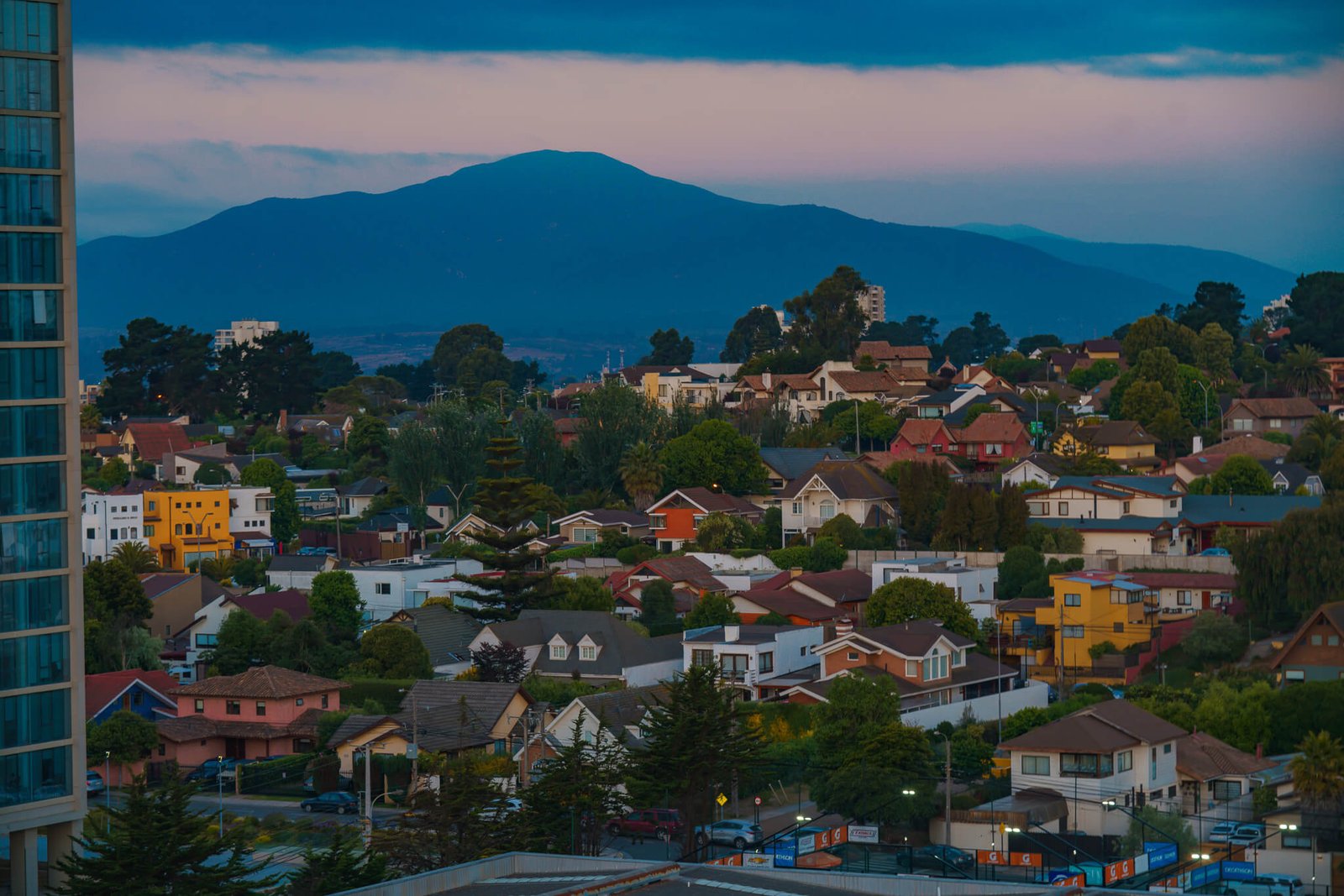 things to do in Valparaiso: watch the sunset at the Concon sand dunes