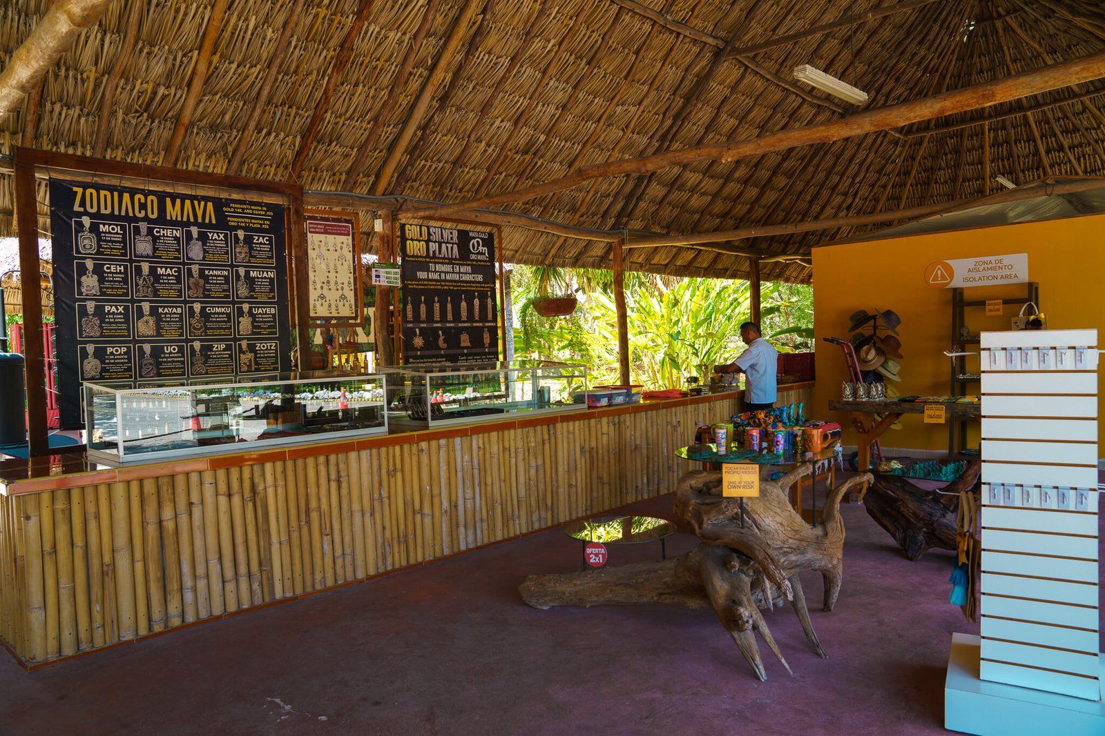 bar at Ik Kil Cenote