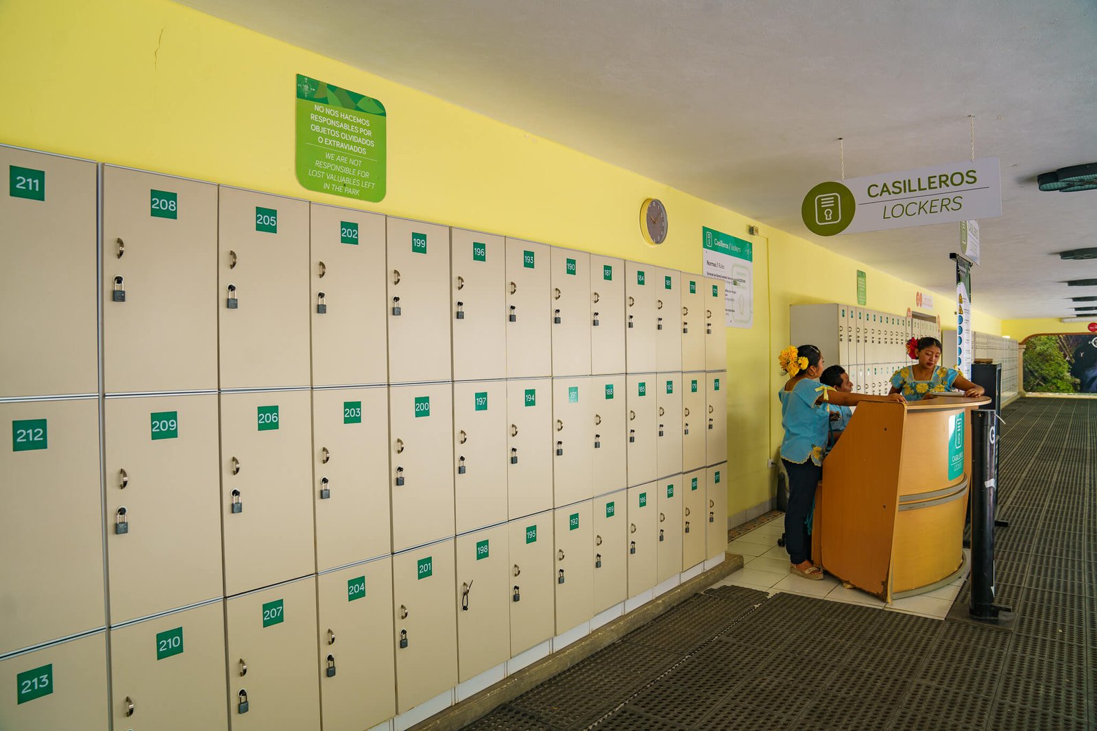 lockers at Ik Kil cenote