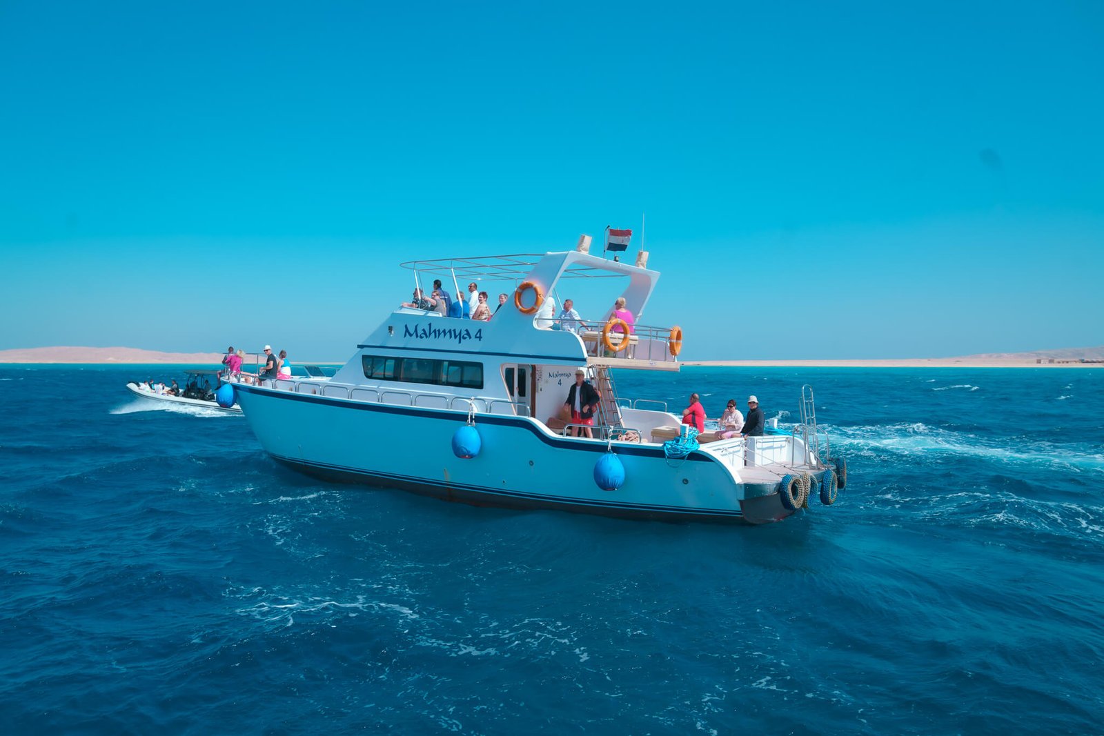 boat trip to the best beaches in Hurghada