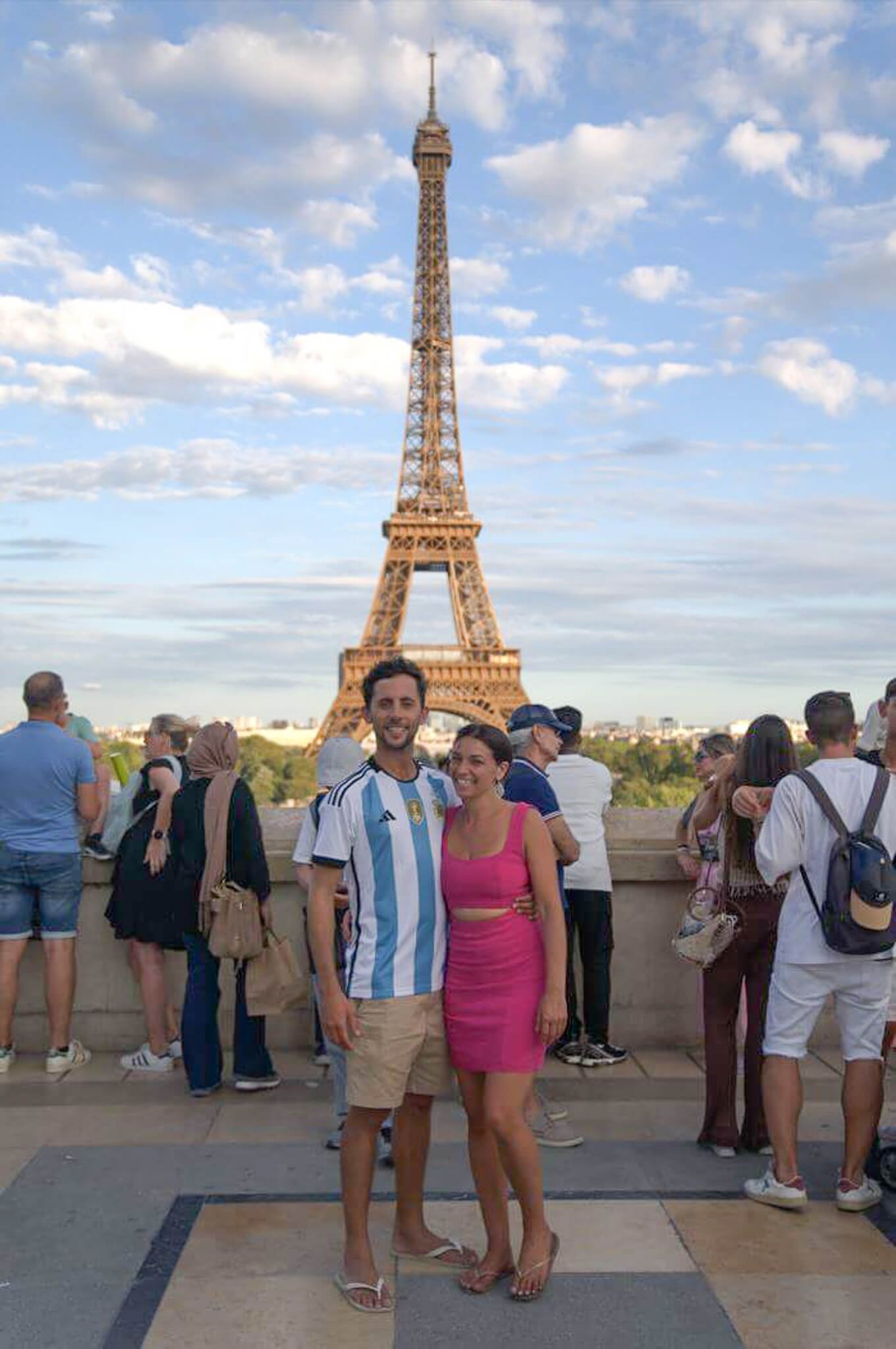 how to take good pictures at the Eiffel Tower