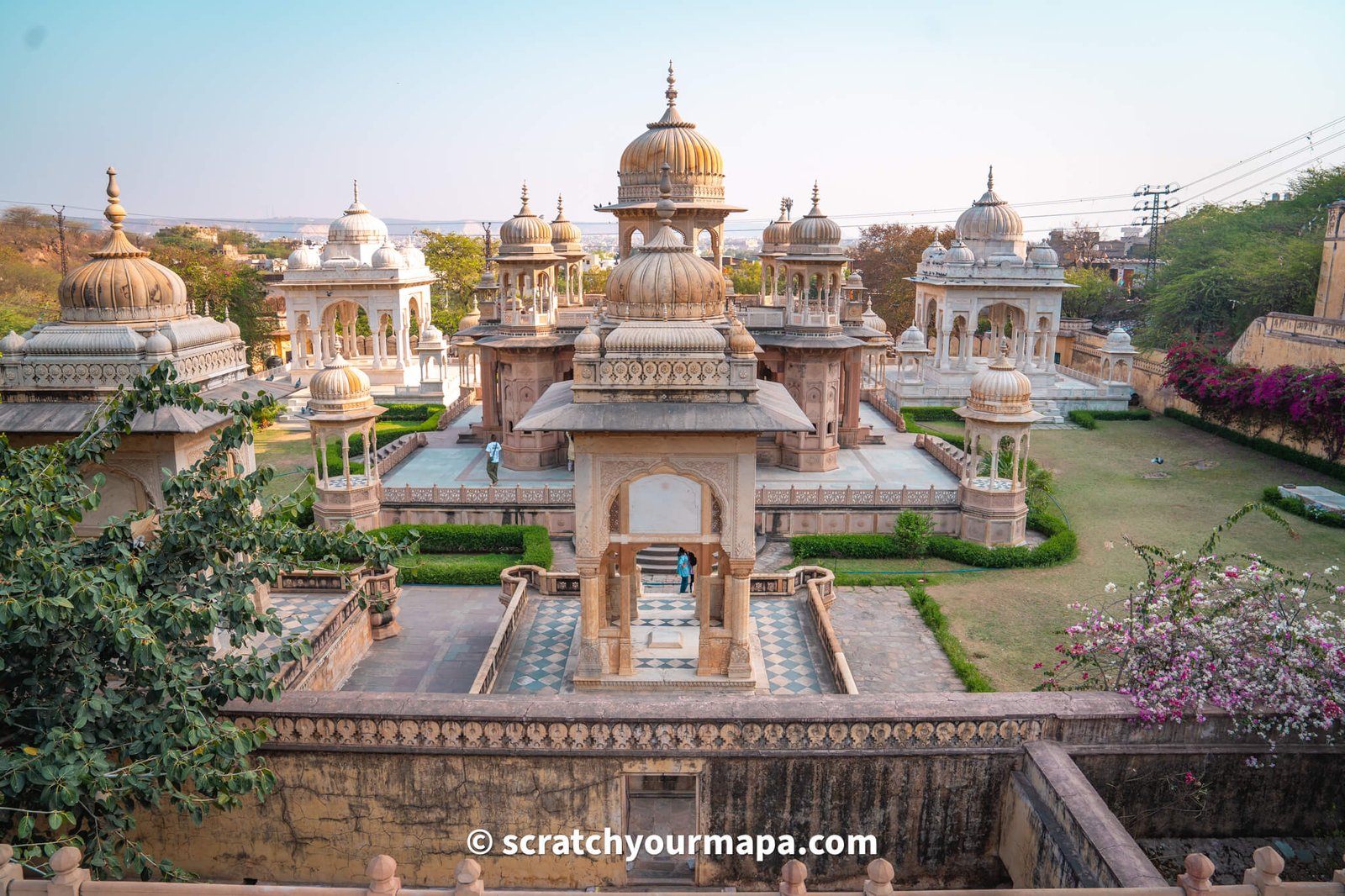 Gaitor Ki Chhatriyan, things to do in the pink city in India