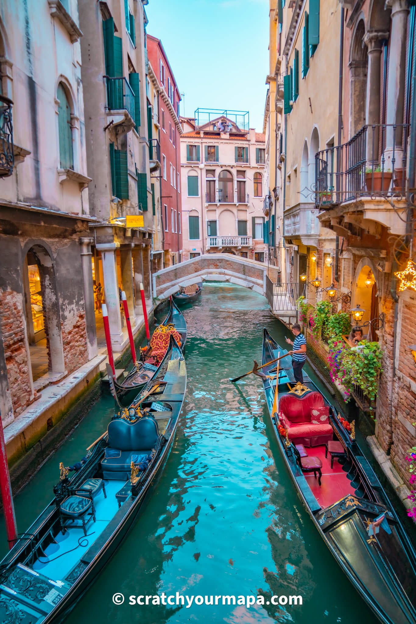 gondolas in Venice, tips for traveling to Venice