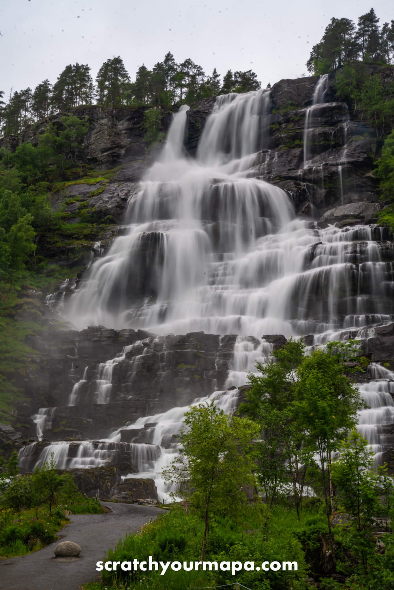 Tvindefossen, cool places to visit in Norway