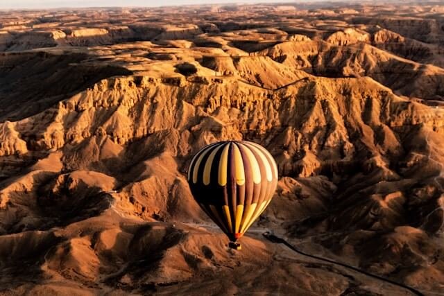 hot air balloon in Luxor, bucket lsit experiences in Egypt