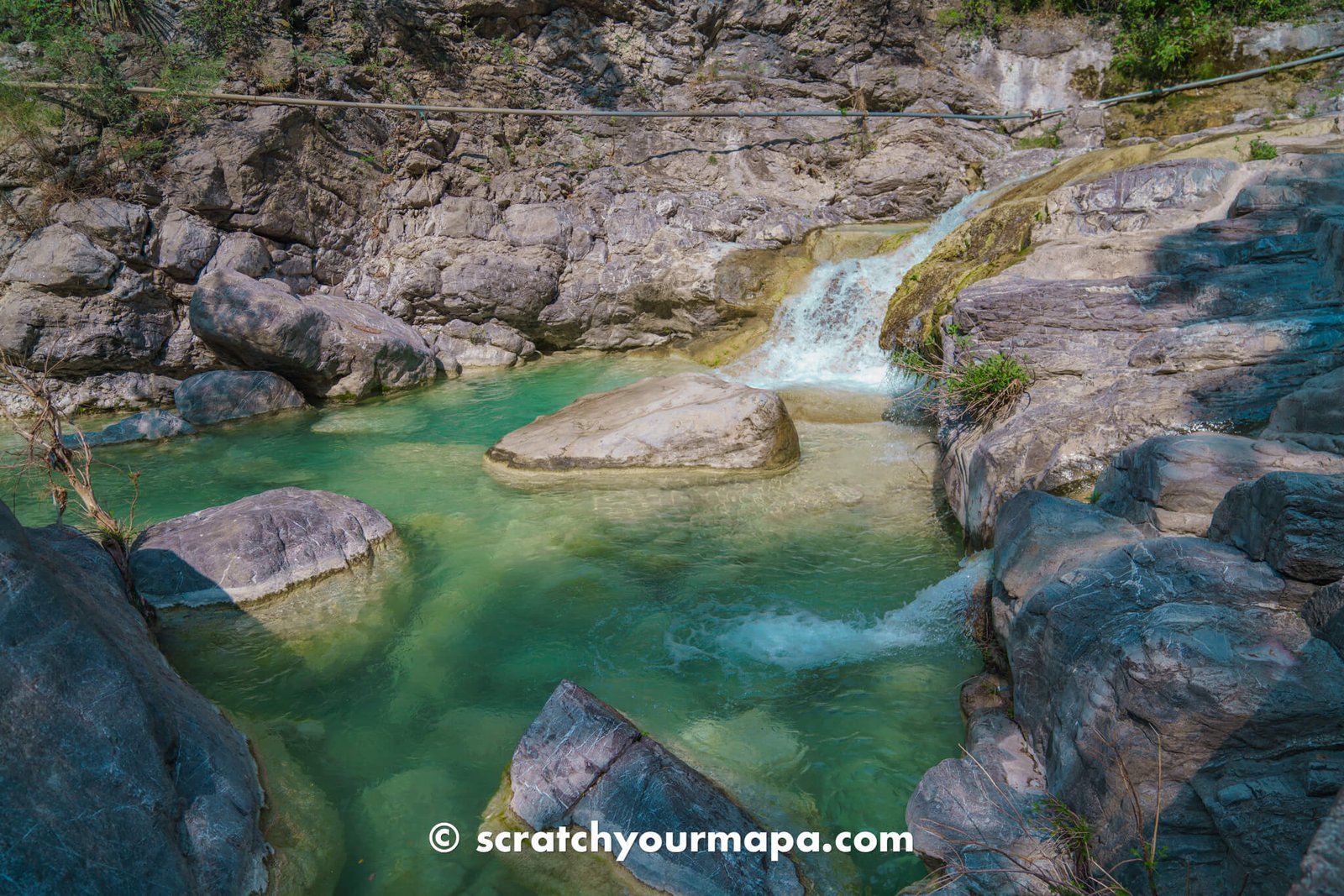 trail for El Aguacate waterfall in Puebla