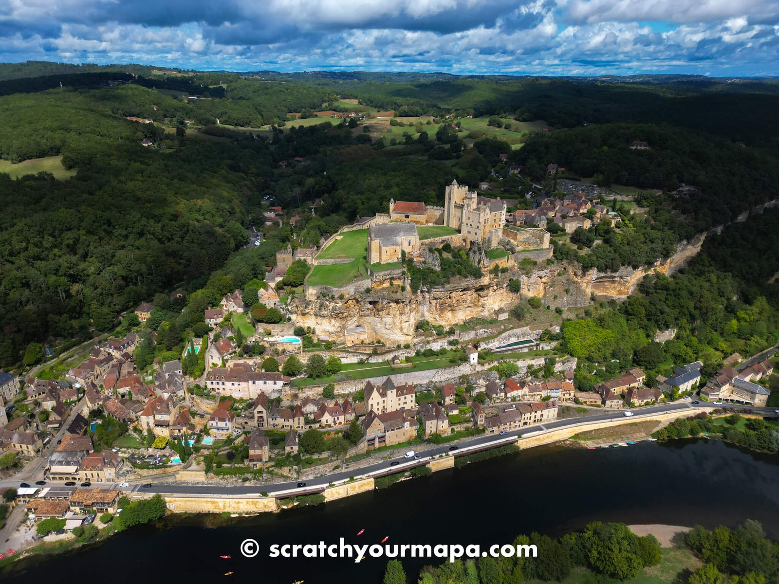 La Roque-Gageac, best fairytale villages in France