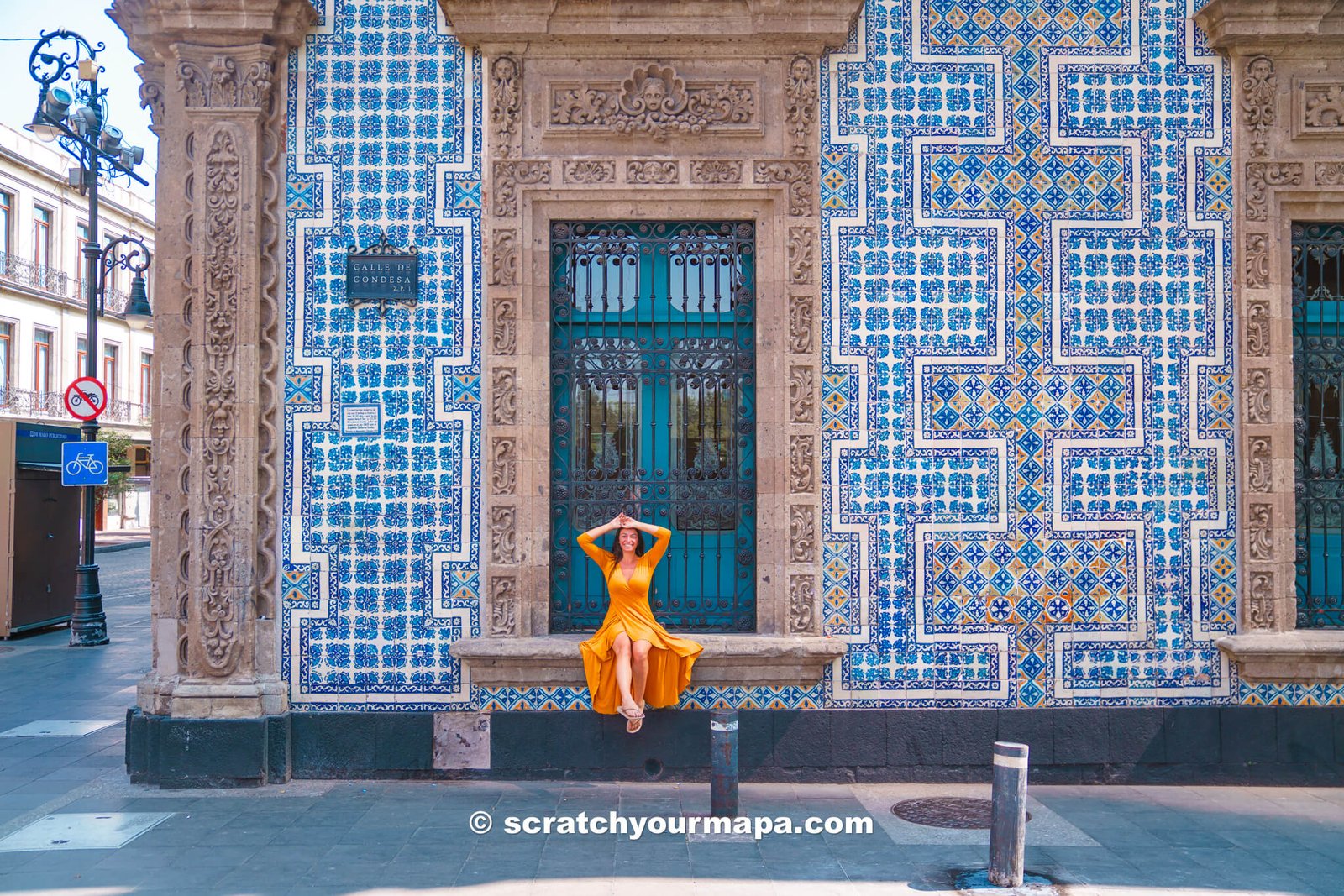 Casa de los Azulejos (house of tiles), unique experiences in Mexico City