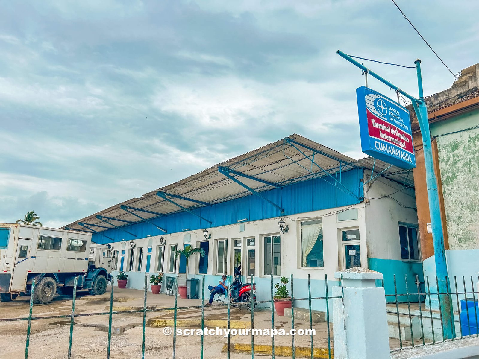 bus station near El Nicho, Cuba