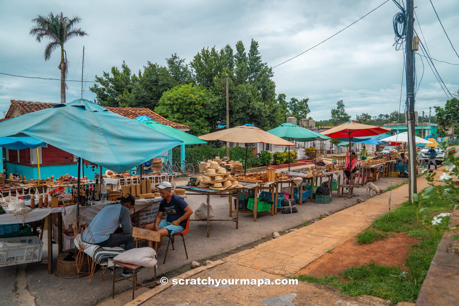 craft market in Viñales
