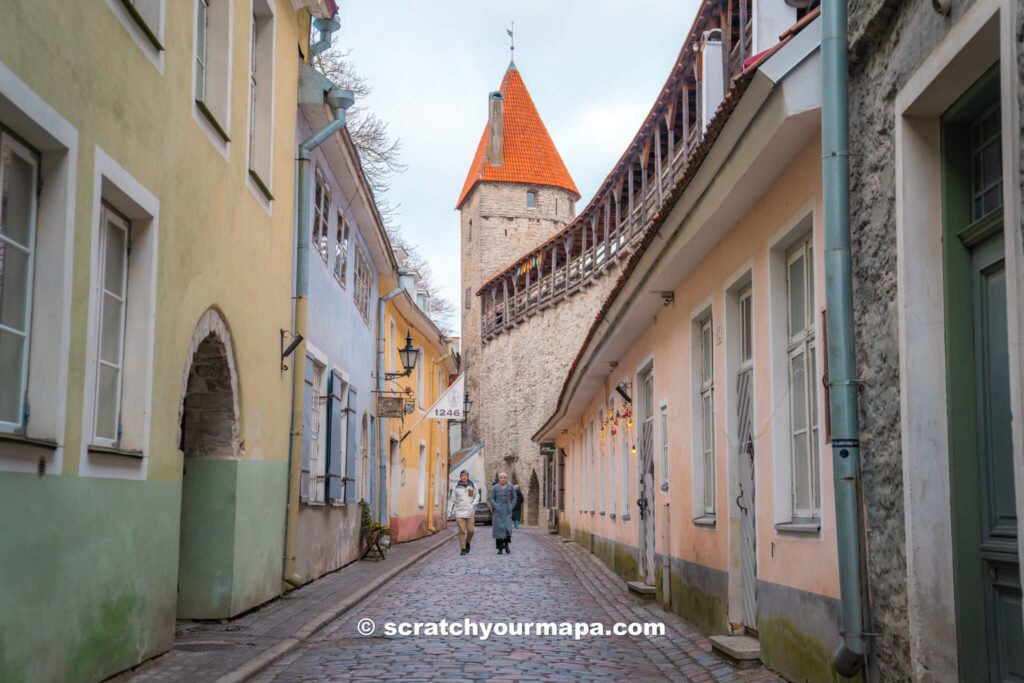 how to get around Tallinn, Estonia travel guide