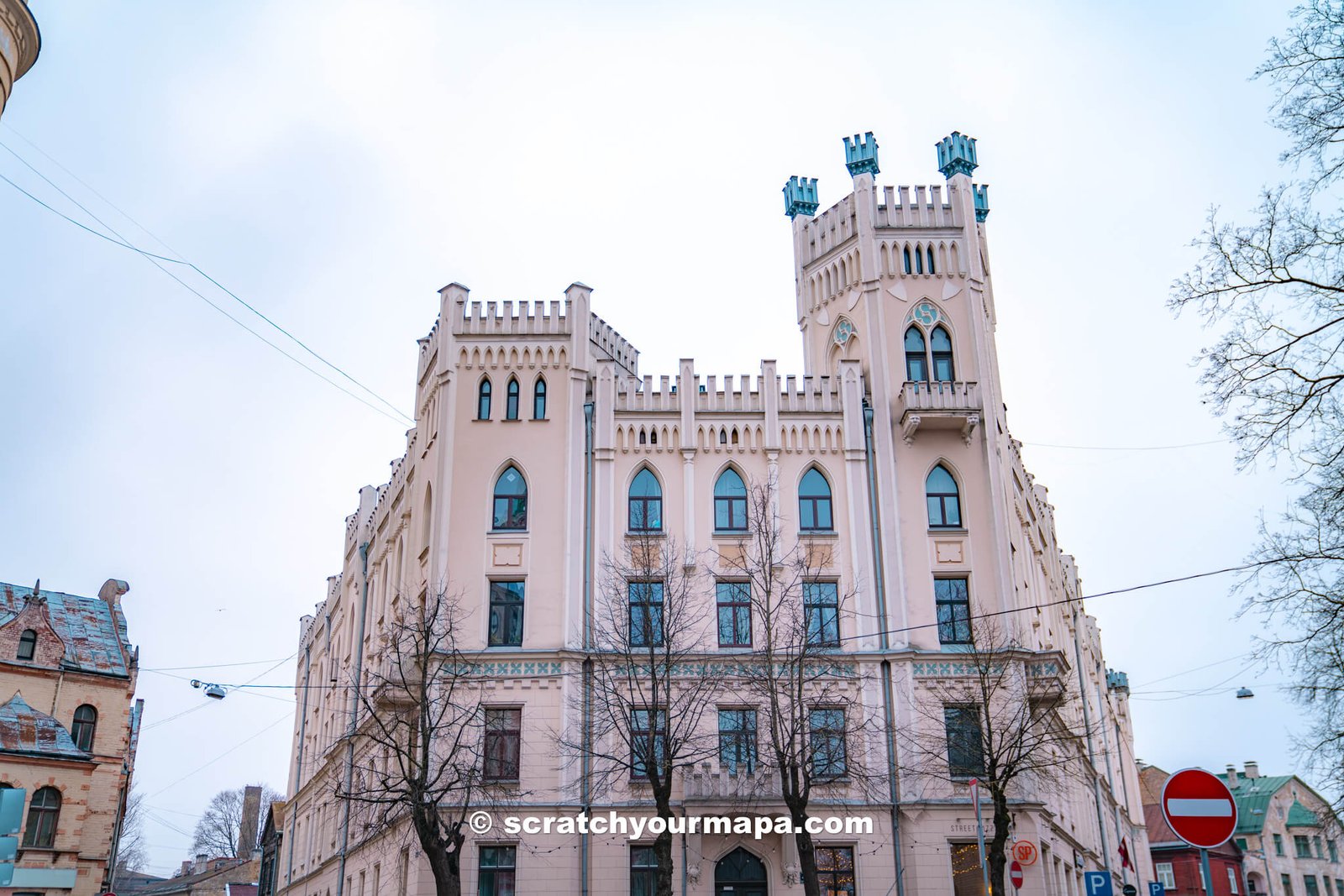 how to get around Riga