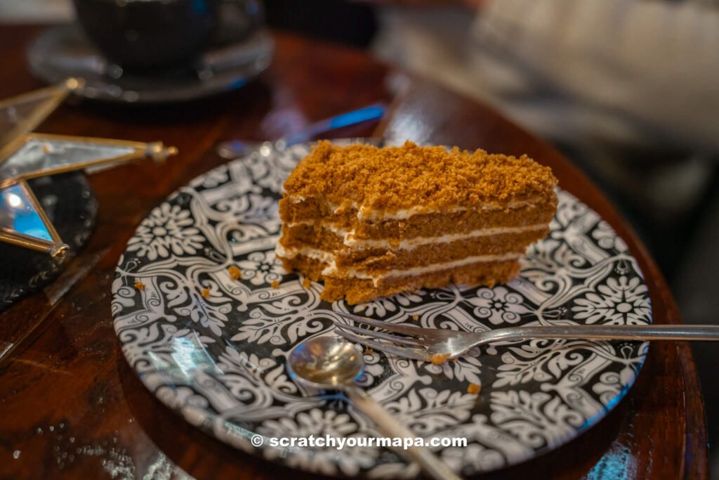 honey cake in Riga