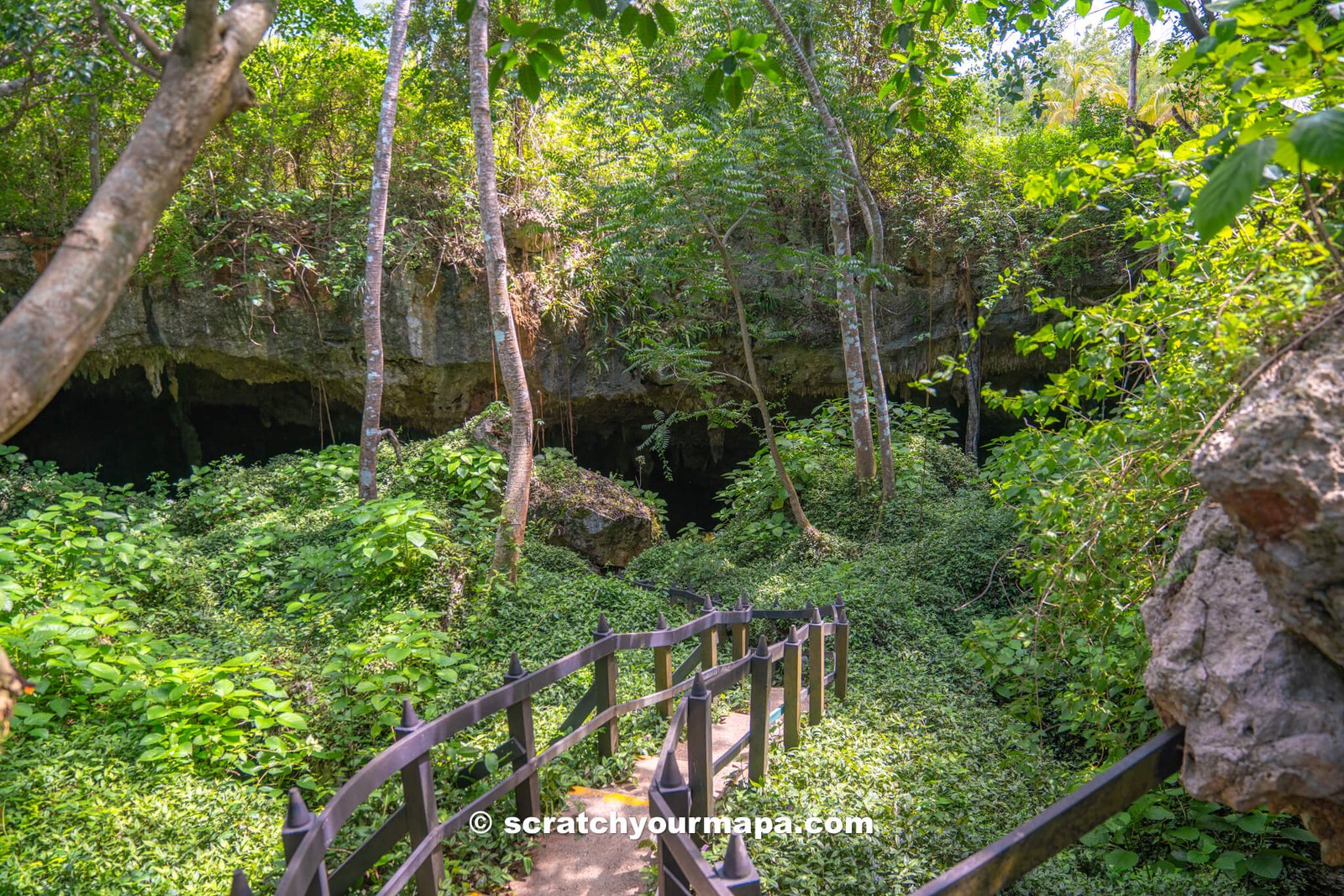 Weather at Saturn Cave