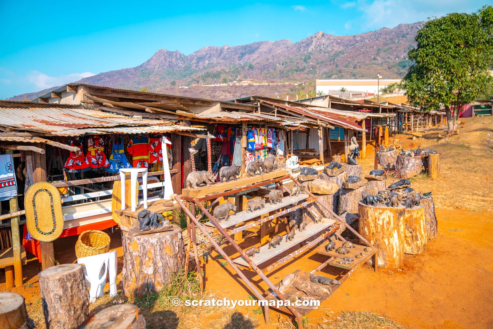 shopping at the craft markets - the best things to do in Eswatini