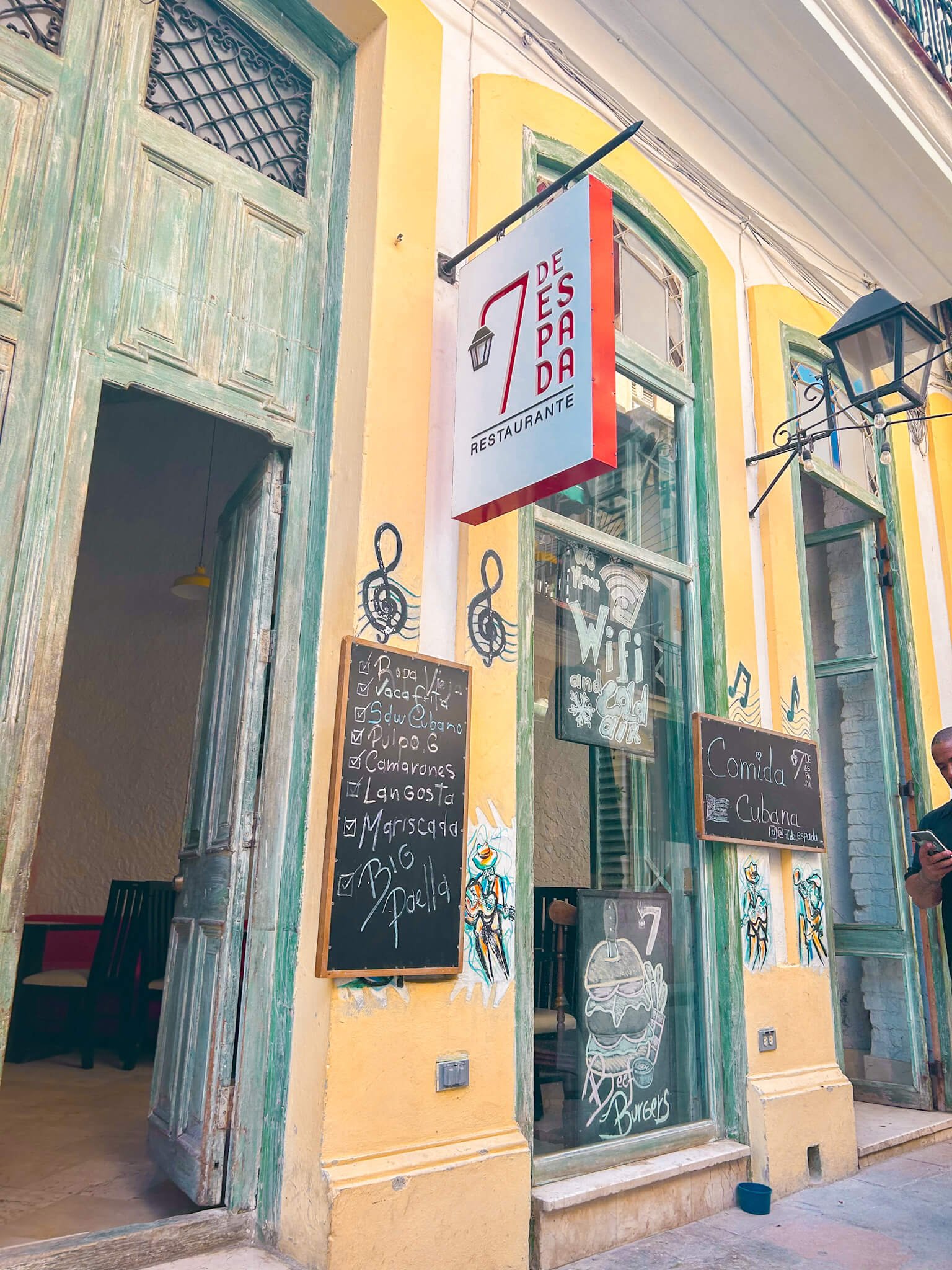 restaurant in Havana - Cuba Itinerary
