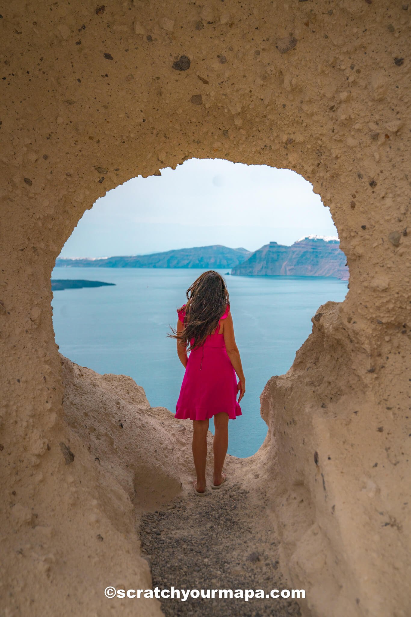 little church in Santorini - best photo spots in Santorini