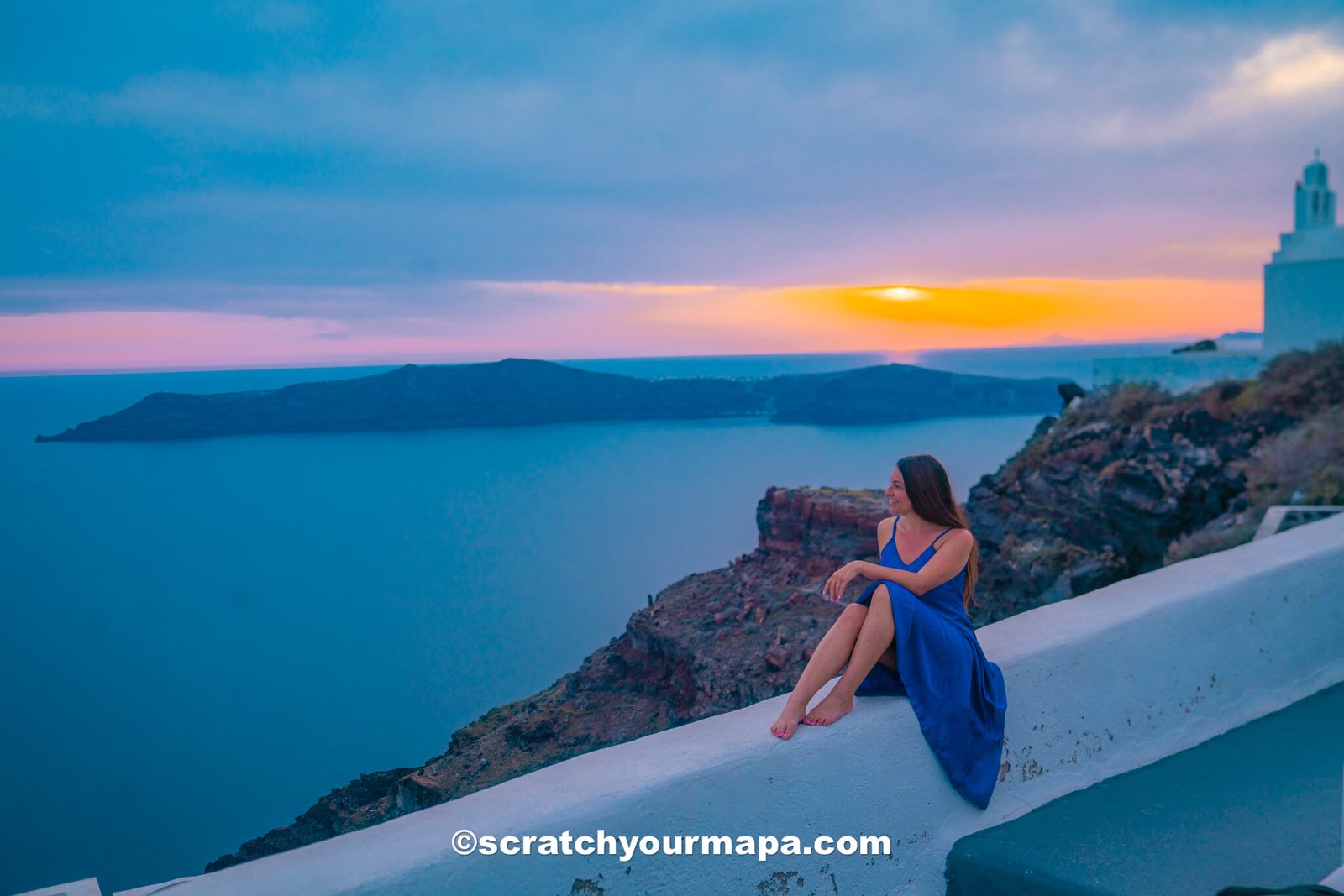 things to do in Santorini - sunset in Imerovigli